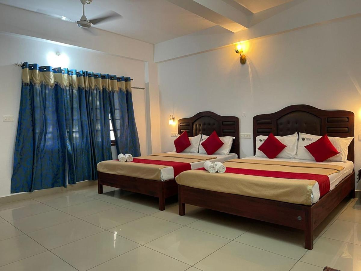 テッカディ Periyar Woods Bed & Breakfast エクステリア 写真