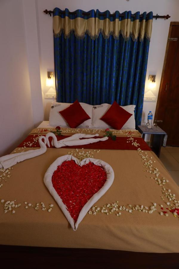 テッカディ Periyar Woods Bed & Breakfast エクステリア 写真