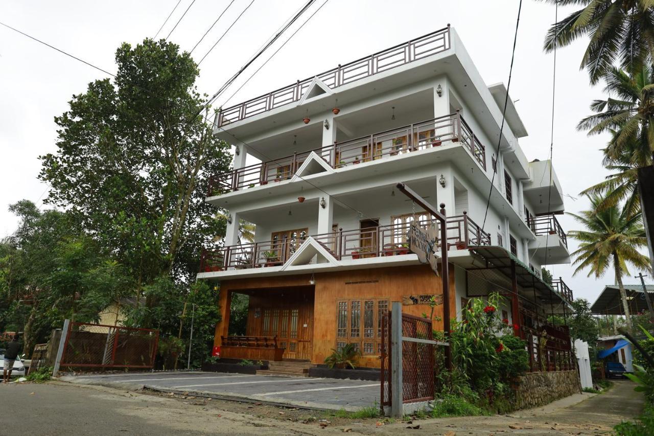 テッカディ Periyar Woods Bed & Breakfast エクステリア 写真