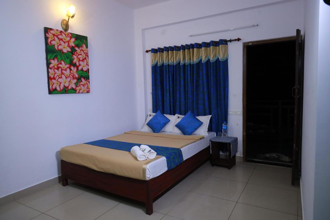 テッカディ Periyar Woods Bed & Breakfast エクステリア 写真