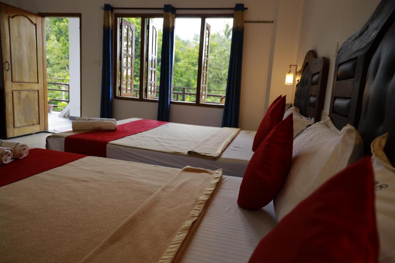テッカディ Periyar Woods Bed & Breakfast エクステリア 写真