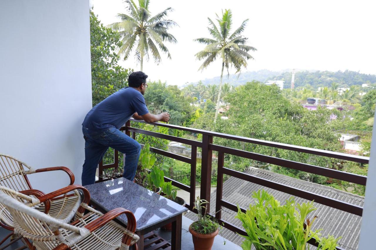 テッカディ Periyar Woods Bed & Breakfast エクステリア 写真
