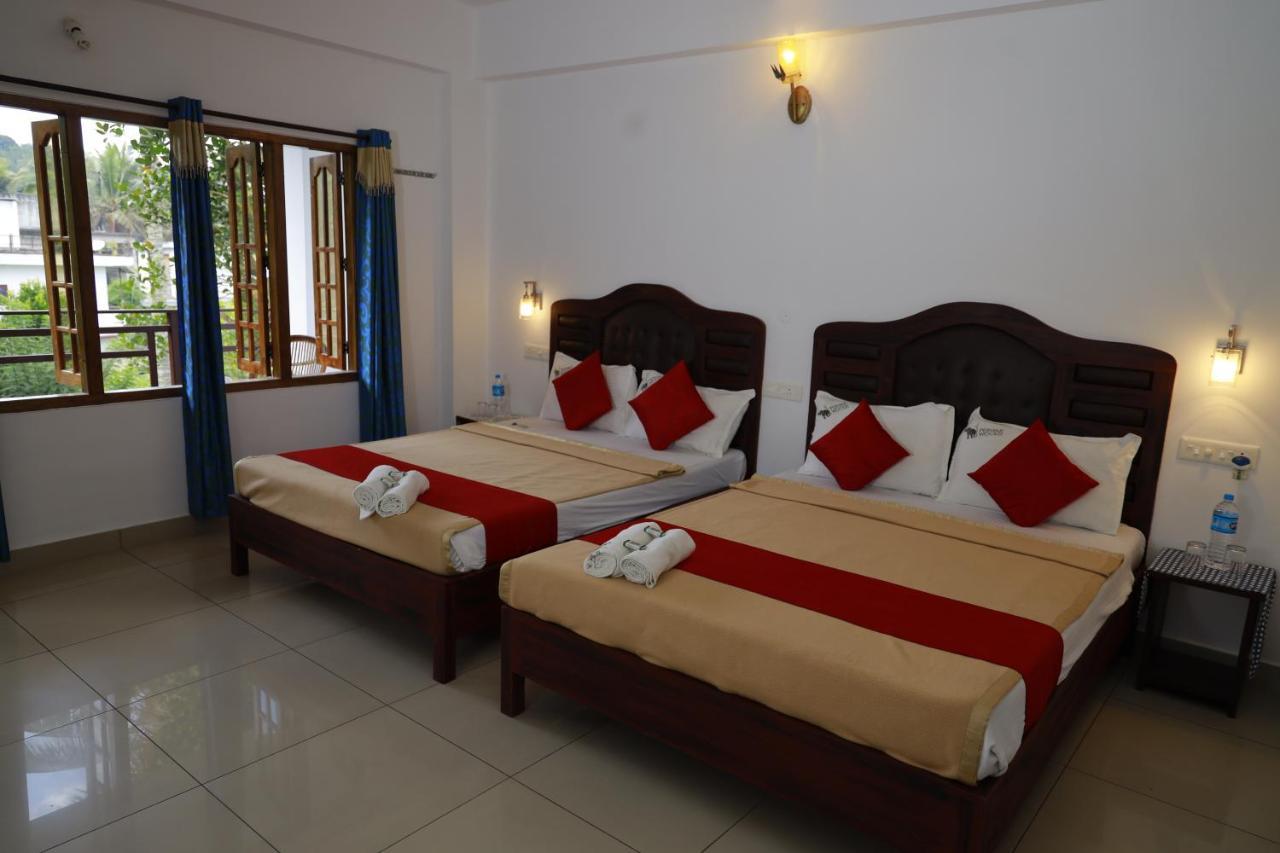 テッカディ Periyar Woods Bed & Breakfast エクステリア 写真
