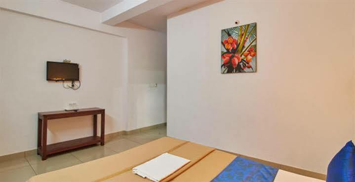 テッカディ Periyar Woods Bed & Breakfast エクステリア 写真