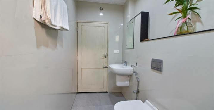 テッカディ Periyar Woods Bed & Breakfast エクステリア 写真